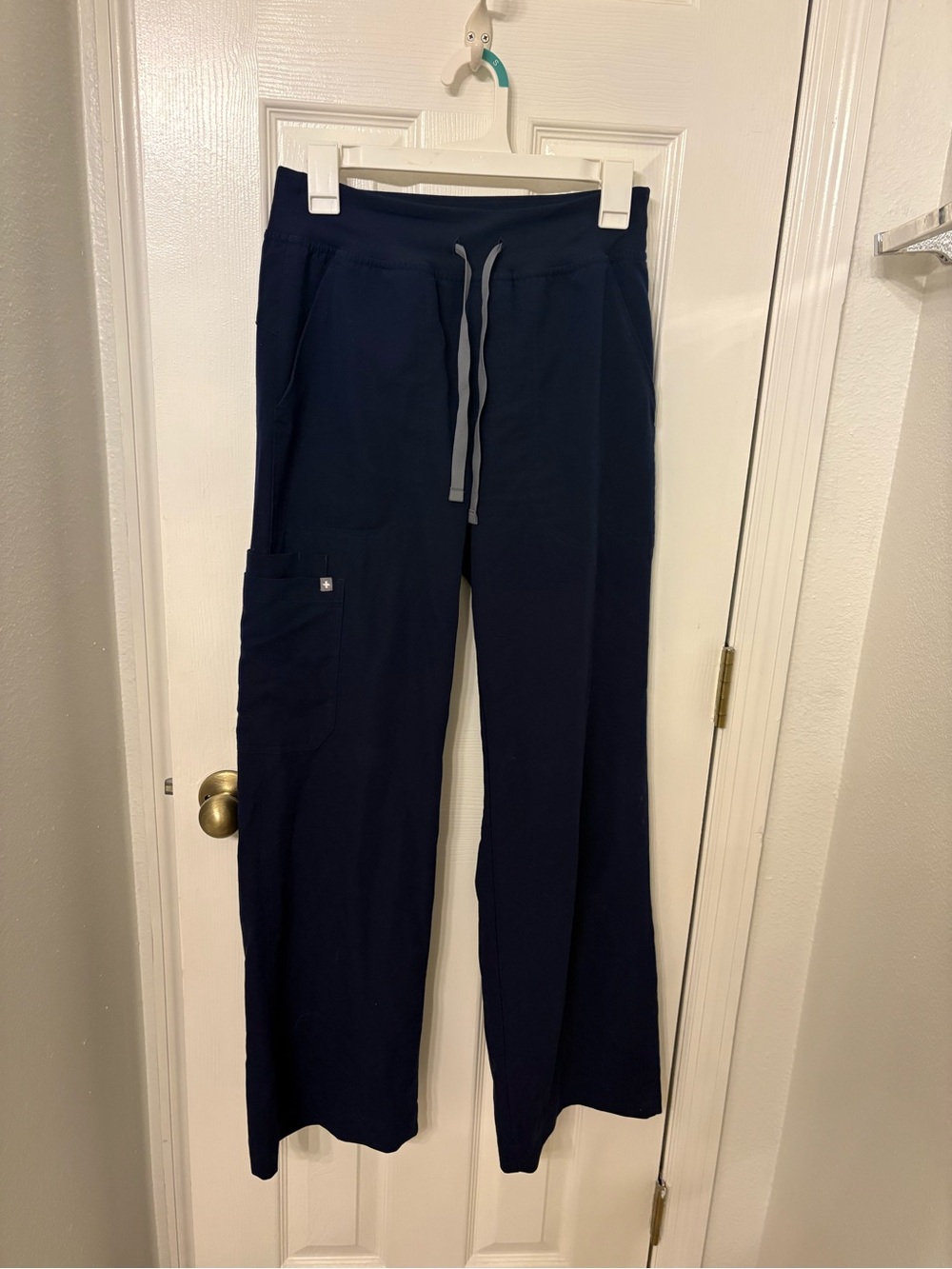Figs Women’s Isabel High-Rise Wide-Leg Scrub Pants — Navy